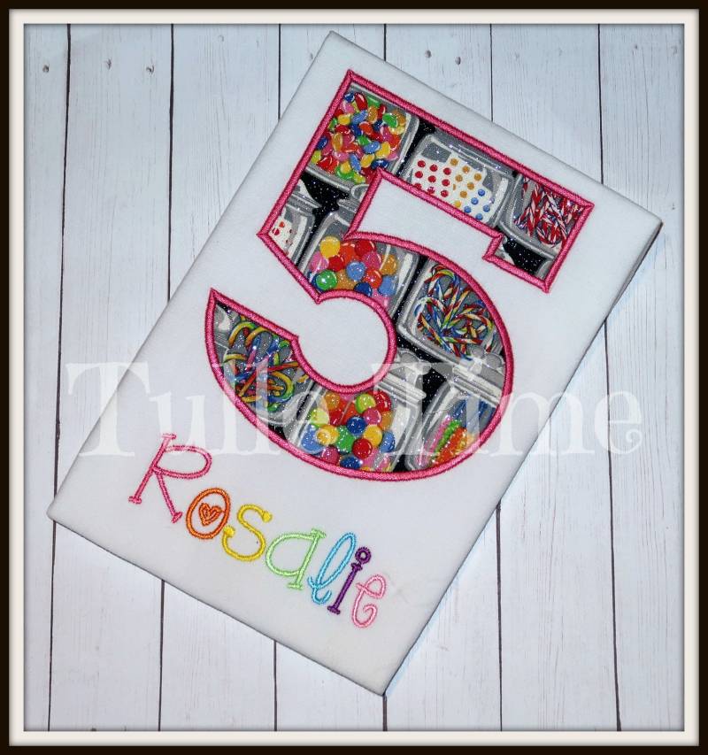 Mädchen Candytheme Zahl Geburtstag Regenbogen Shirt Top Bodysuit Bestickte Applikation von Tulletime