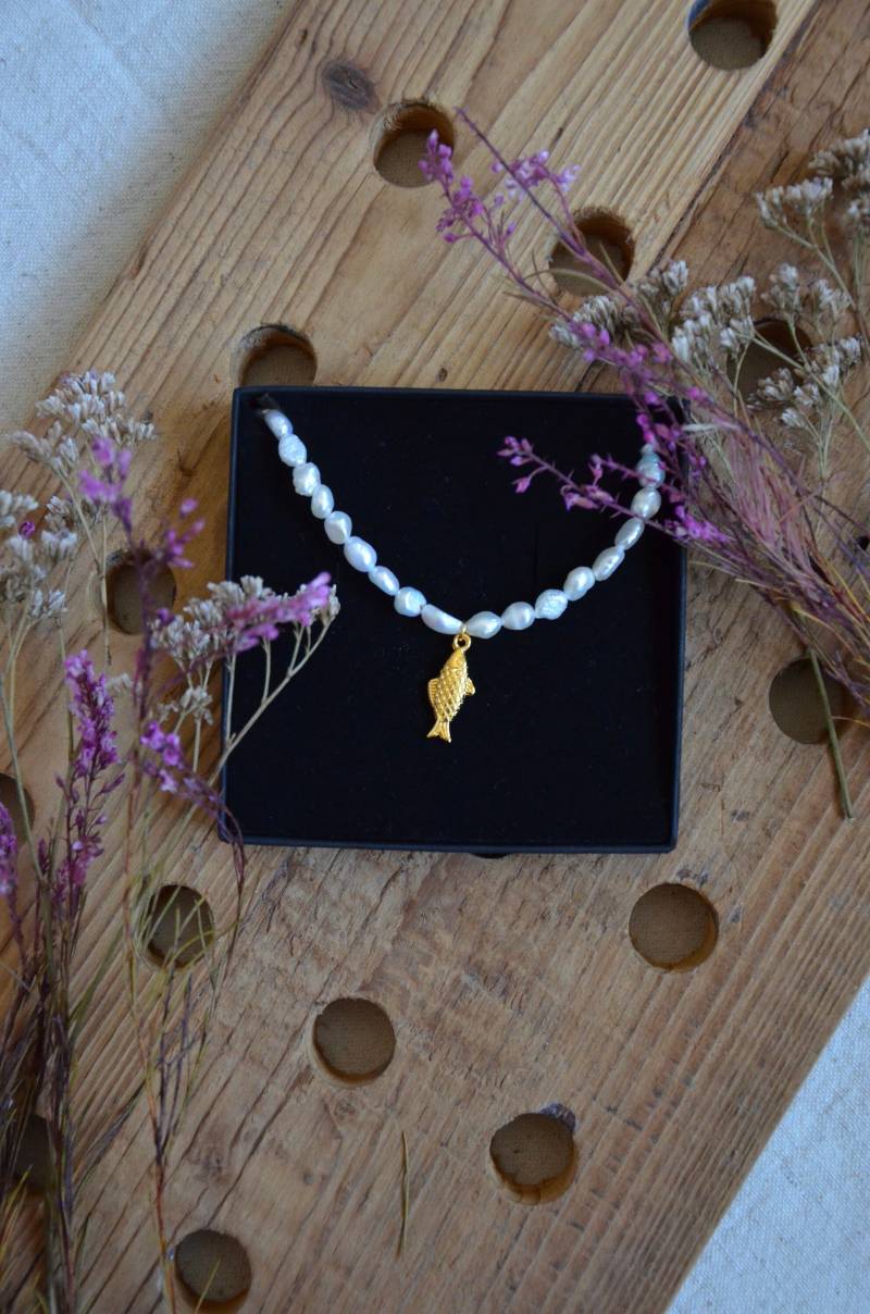 Free | Kette Süßwasserperlenkette Fischanhänger Free | Kette Süßwasserperlenkette Fischanhänger von Tumainiproducts