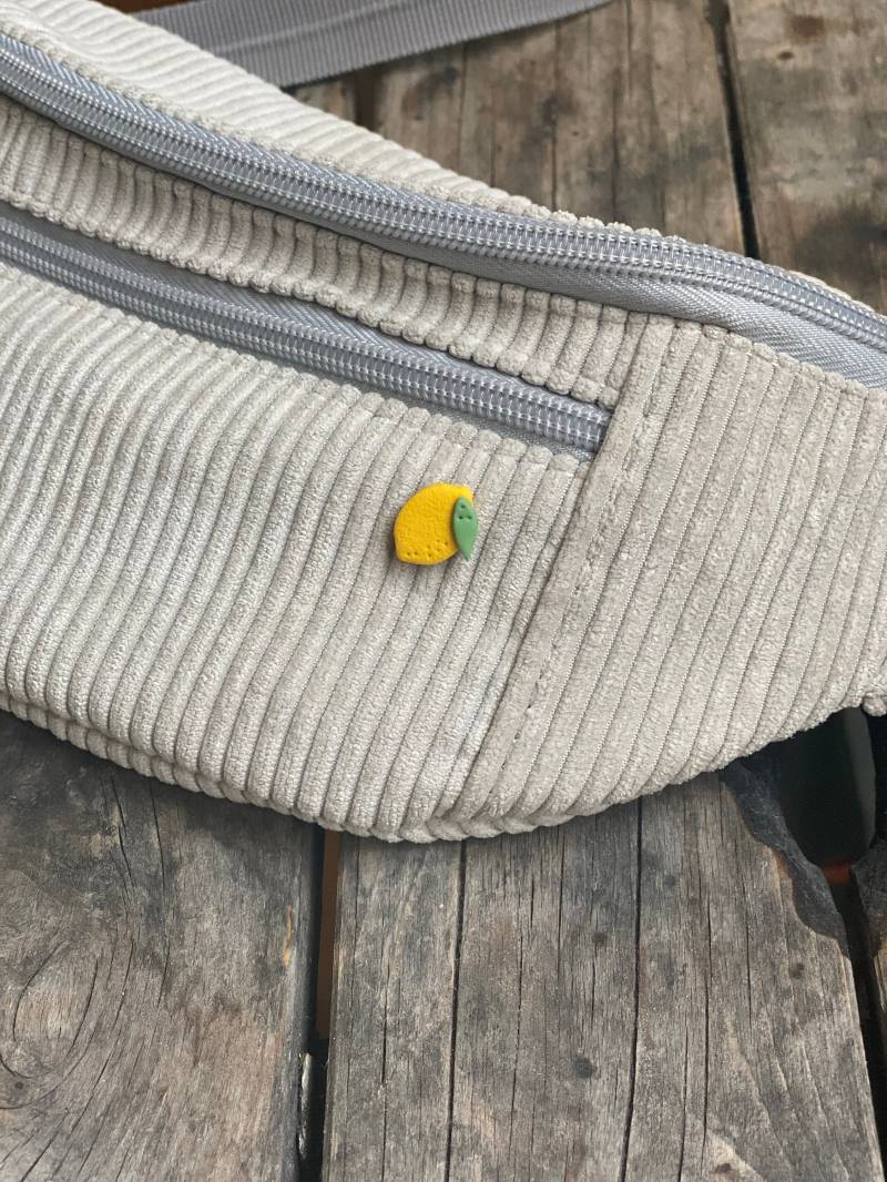 Zitronen Pin ~ Lemon, Zitrone, Pin, Anstecknadel von Tumainiproducts