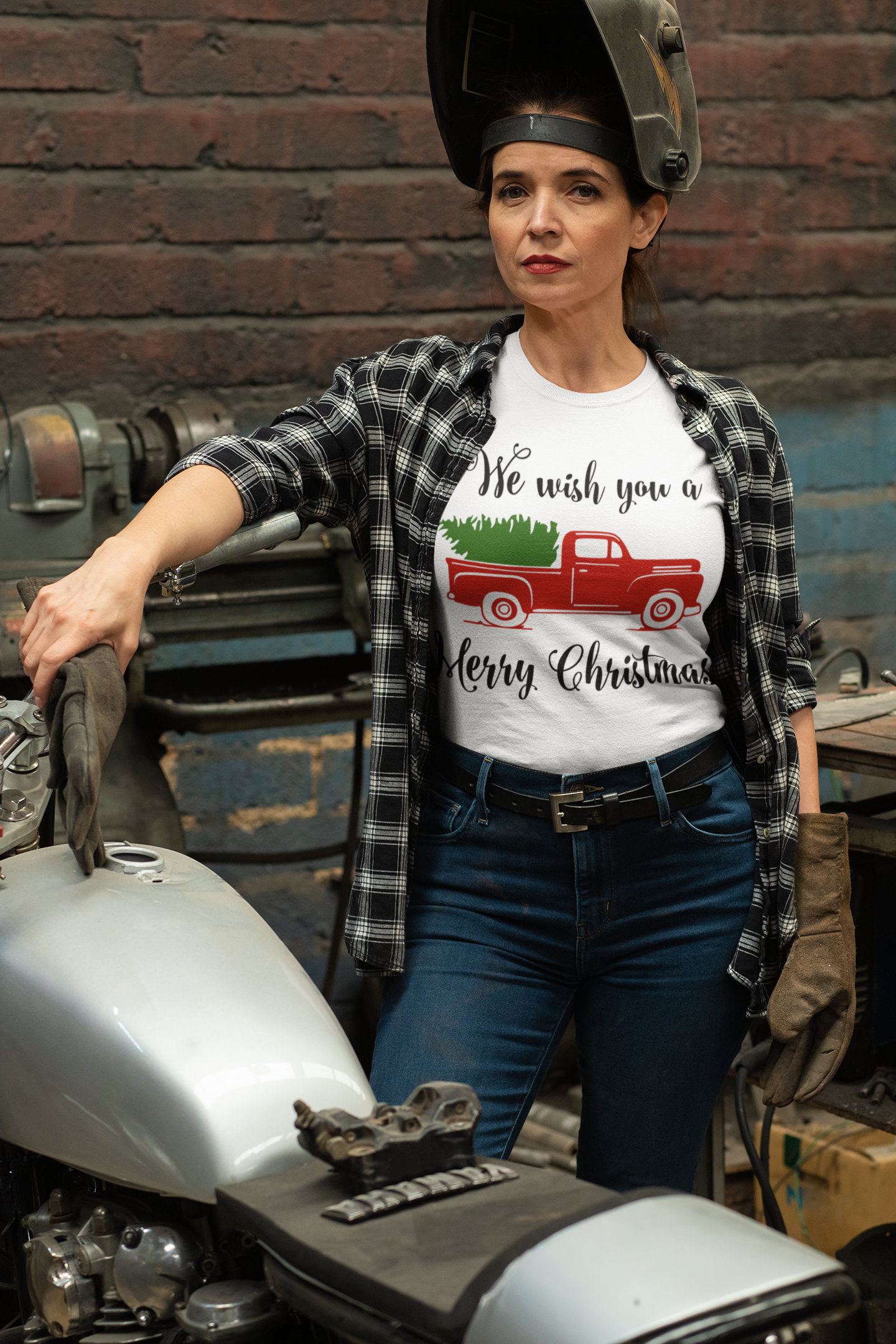 Vintage Truck We Wish You A Merry Christmas Tshirt von TumbleHillsShop