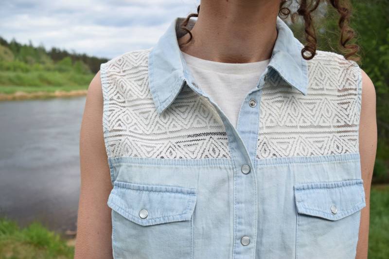 Ärmelloses Jeanshemd - Vintage Sommerbluse Damen Spitzenhemd Hellblaues Sommer Top Boho Bluse Hemd Zum Knöpfen von TumbleweedsATTiTUDE