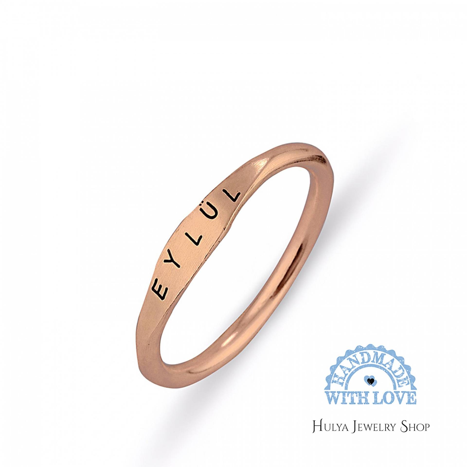 Handgemachter 925K Sterling Silber Ring, Stapelring Name, Personalisiert, Hand Gestempelter Ehering von TurQayGiftStore