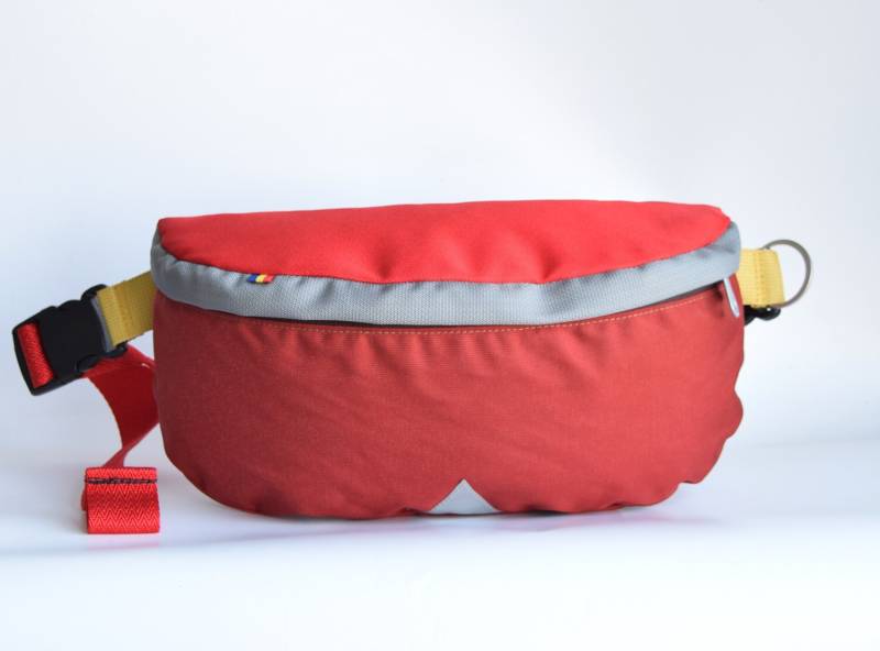 Rote Bauchtasche Handgemachte Vegane Gürteltasche Fürs Fahrrad von TurificHandmade