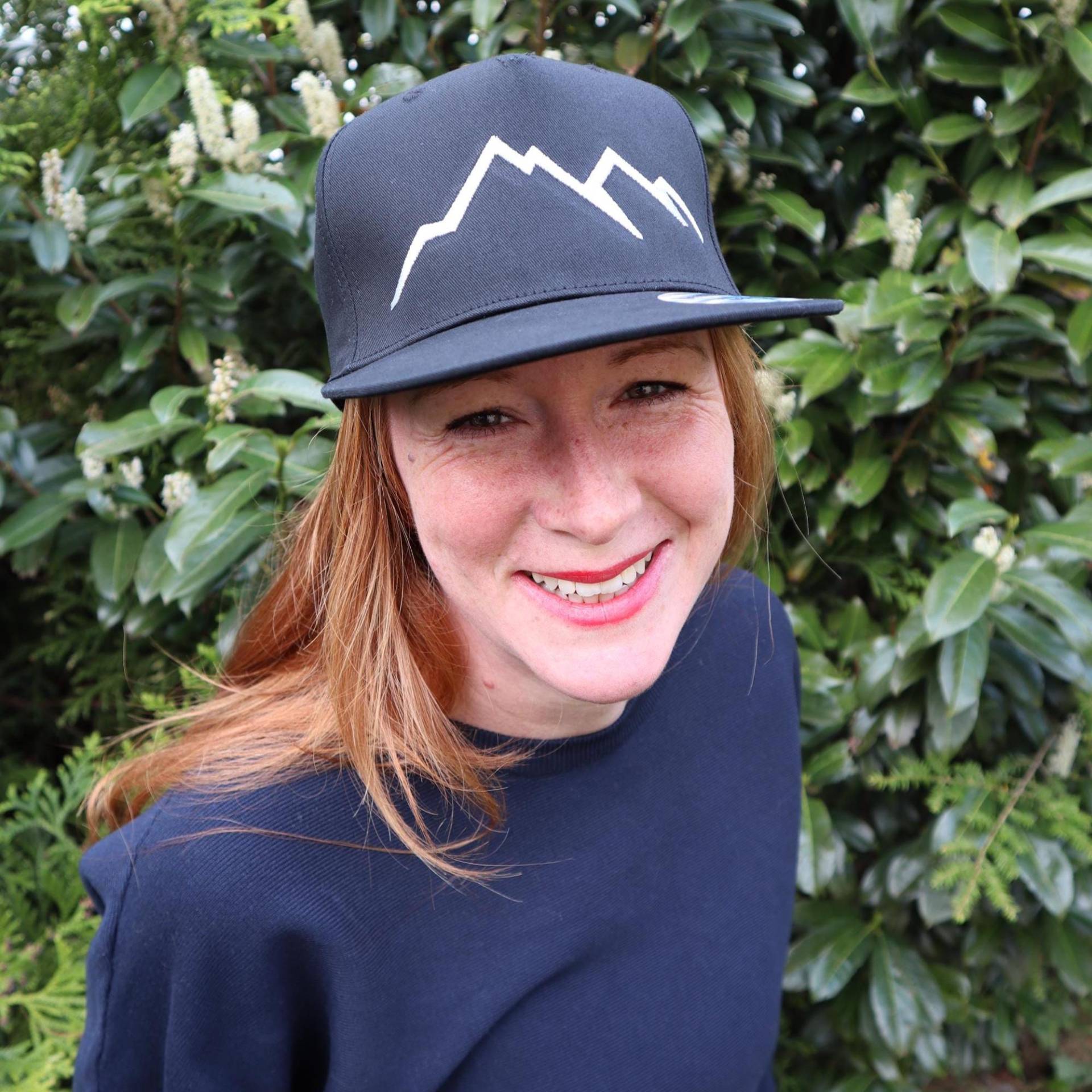 Cap Mit Bergmotiv Schwarz Bergfex Klettern Wandern Snowboarden Unisex Snapback Cappy Cappie Basecap Verstellbar Bestickt Im Allgäu von Turnbeutelfabrik