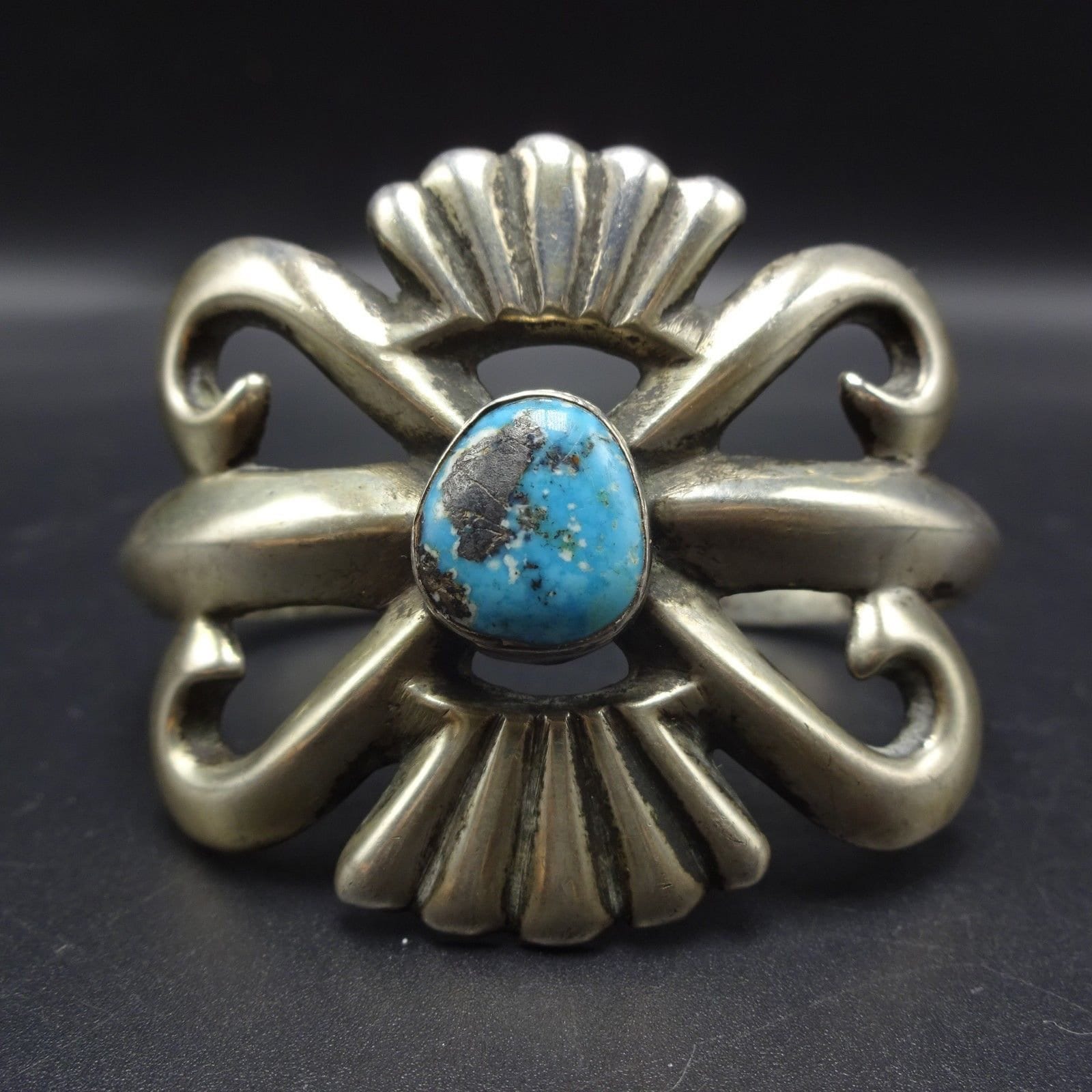 Schönes Vintage Sand Guss Sterling Silber Und Türkis Manschette Armband 52.1G von TurquoiseKachina