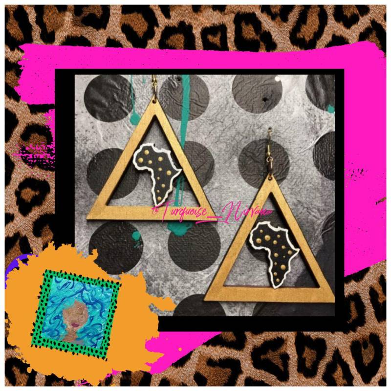 M-107 Gold Schwarzes Dreieck Afrika Ohrringe M-107 Gold Schwarzes Dreieck Afrika Ohrringe von TurquoiseNirvana