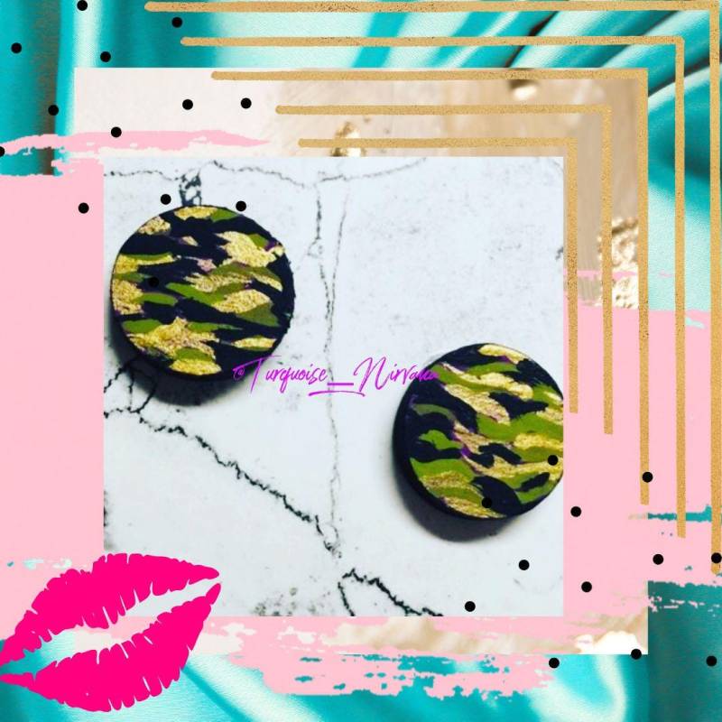 S-29 Lila Camouflage Runde Ohrstecker von TurquoiseNirvana