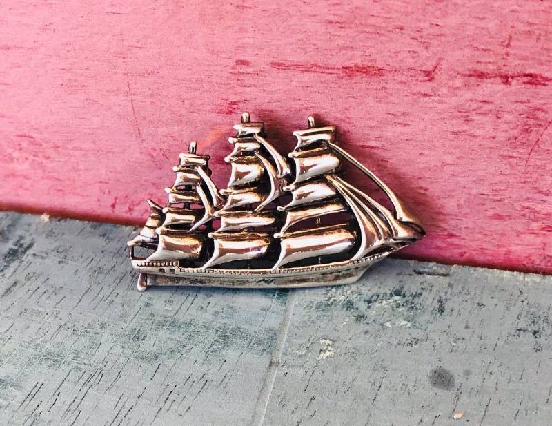 Rentner Cabana Sterling Silber Segelboot Schiff Mast Anhänger 9G Rentner Cabana Sterling Silber Segelboot Schiff Mast Anhänger 9G von TurquoiseTreasuries2
