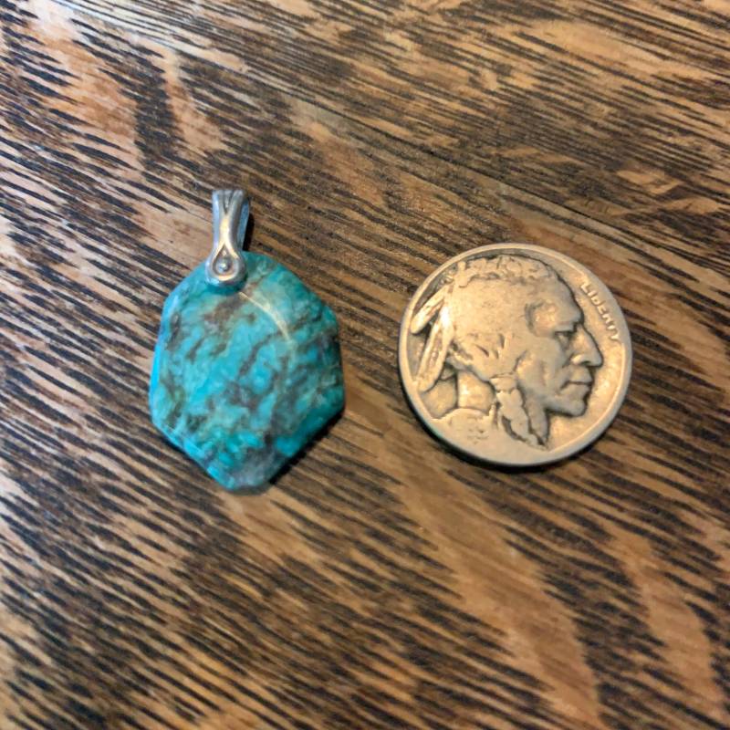 Kingman Doppelseitiger Türkis Anhänger Mit Massivem Sterling Silber von Turquoisetomahawk