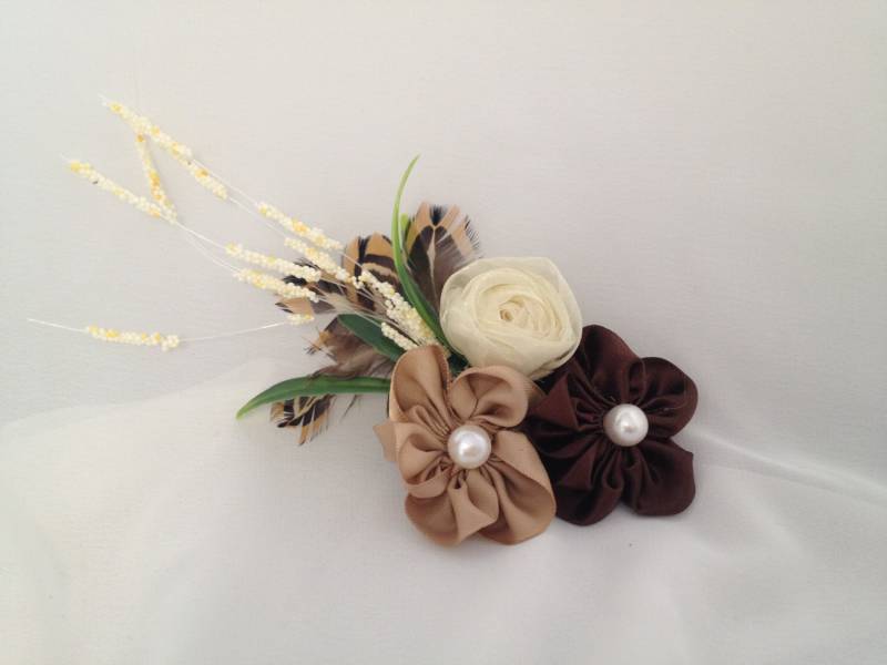 Kakao & Creme Flower Hair Accessory Kakao & Creme Flower Hair Accessory von TurtleDoveCreative