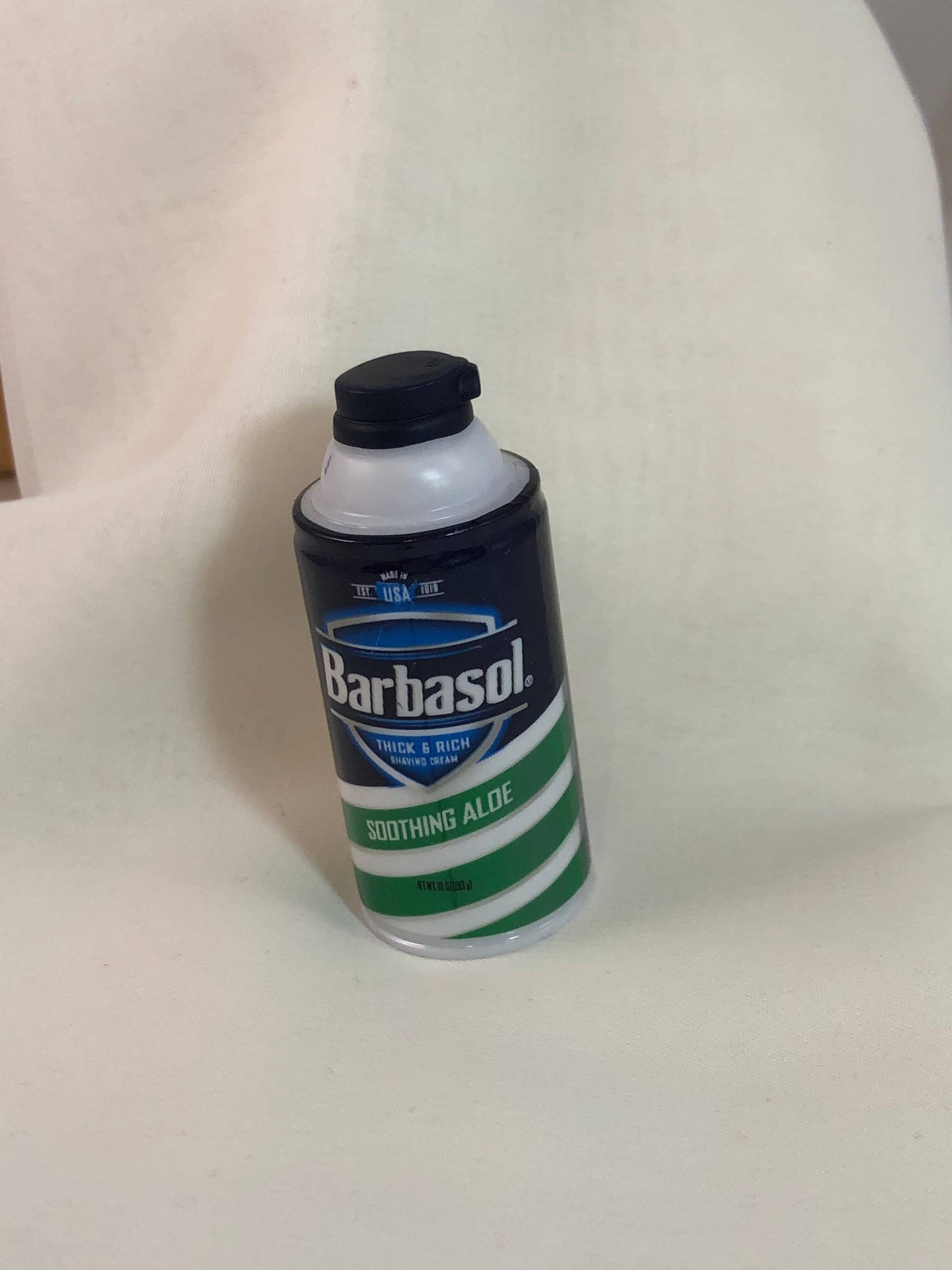 Miniatur Barbasol with Wohltuende Aloe "Mini Brands" Neuheit 3D Pin Brosche Miniatur Barbasol with Wohltuende Aloe "Mini Brands" Neuheit 3D Pin Brosche von TurtleDoveCreative