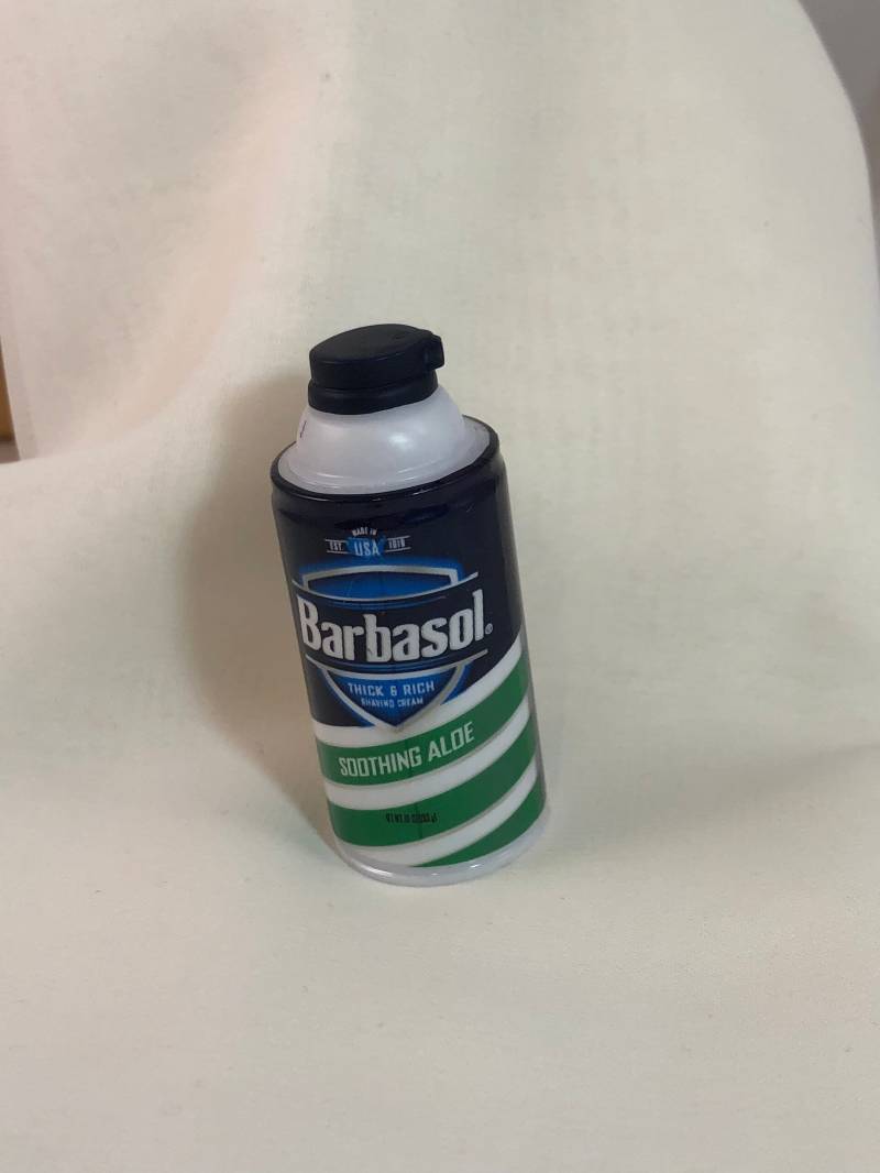 Miniatur Barbasol with Wohltuende Aloe "Mini Brands" Neuheit 3D Pin Brosche von TurtleDoveCreative