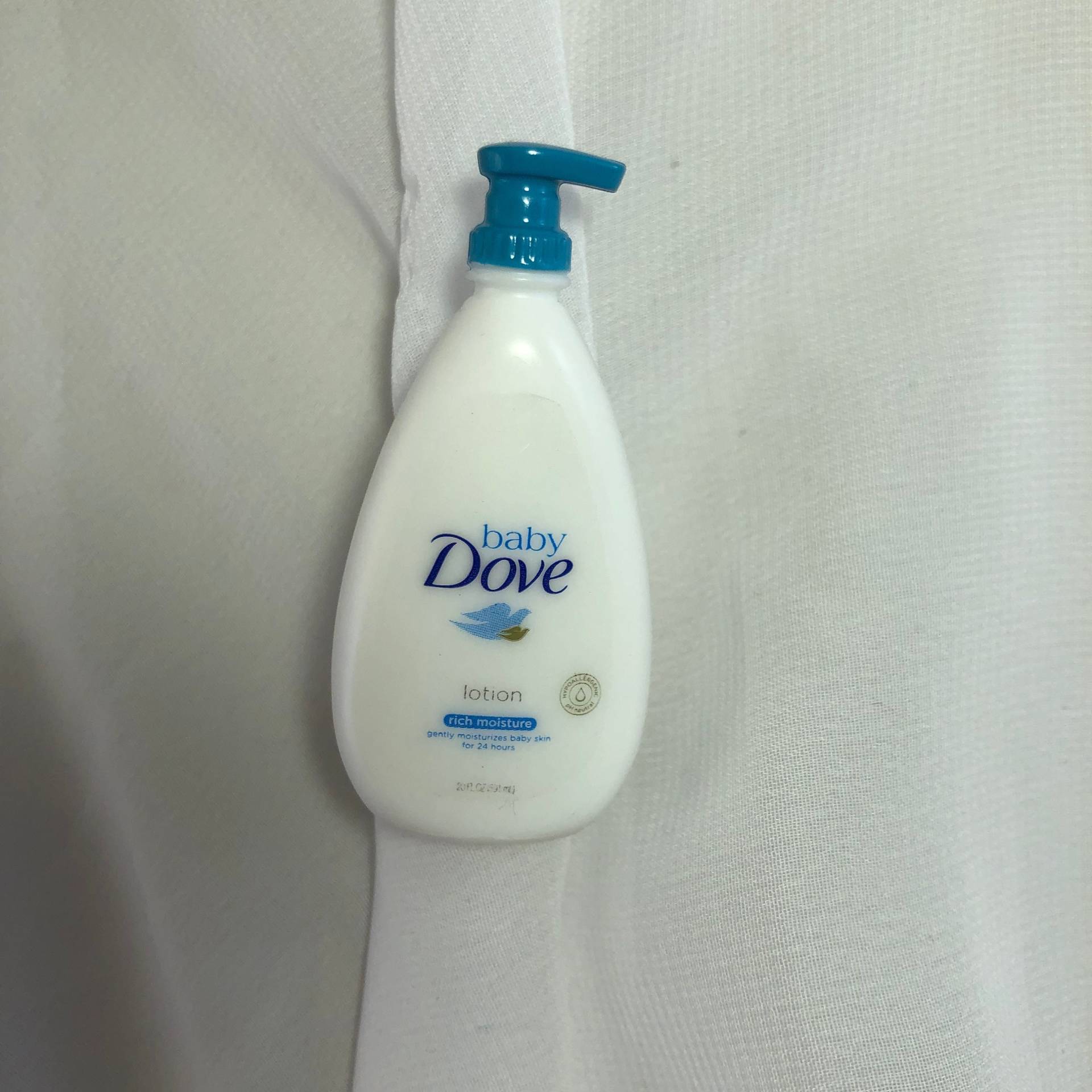 Miniatur Taube Baby Lotion "Mini Brands" Neuheit 3D Pin Brosche Miniatur Taube Baby Lotion "Mini Brands" Neuheit 3D Pin Brosche von TurtleDoveCreative