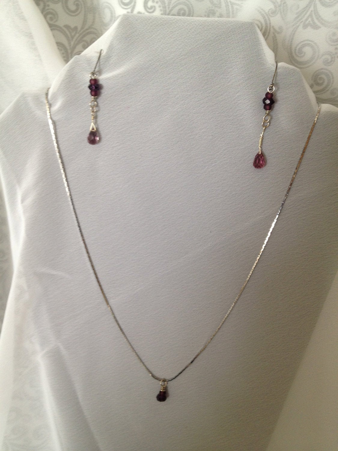 Perlen Anhänger, Kette Und Ohrring Set - Lila Paradies Primitive Look von TurtleDoveCreative