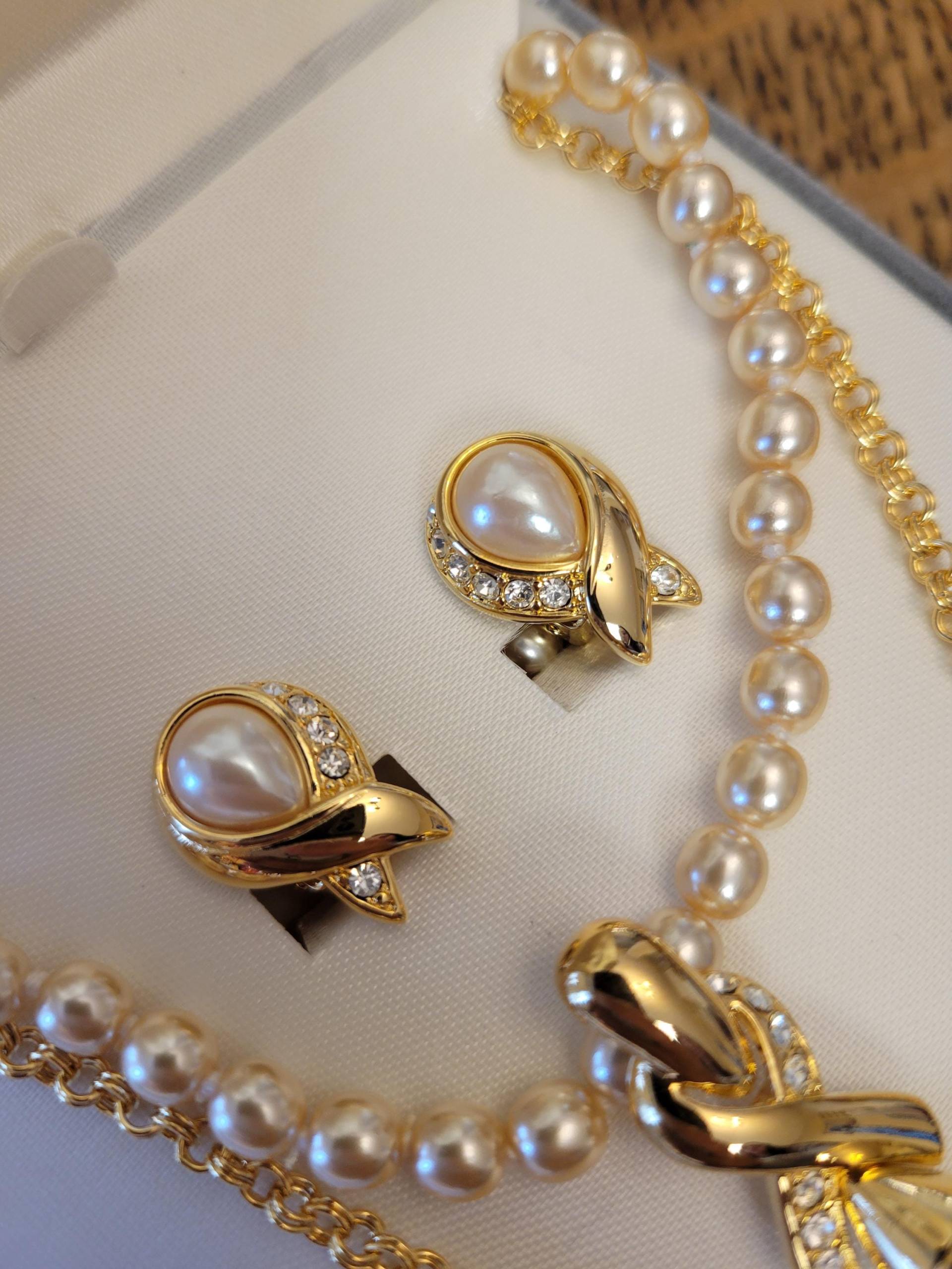 Vtg Neu in Box Nolan Miller Schmuck-Set Vtg Neu in Box Nolan Miller Schmuck-Set von TurtleTribeTreasures