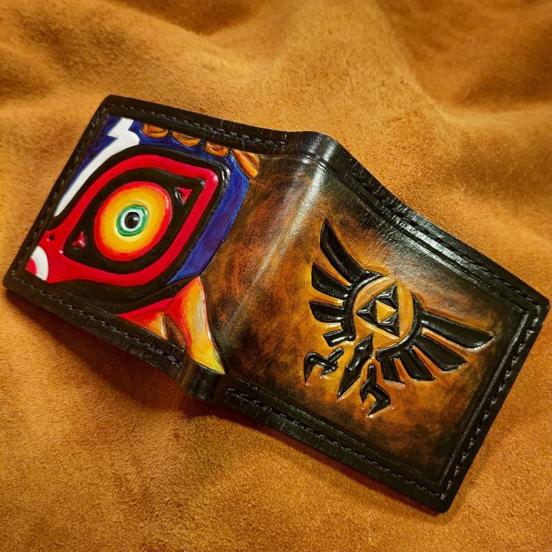 Farbenreiche Majora Hyrule Leder Geldbeutel - Bifold Brieftasche Handgefertigte Legende Von Zelda Link von TurtleVillageKraft