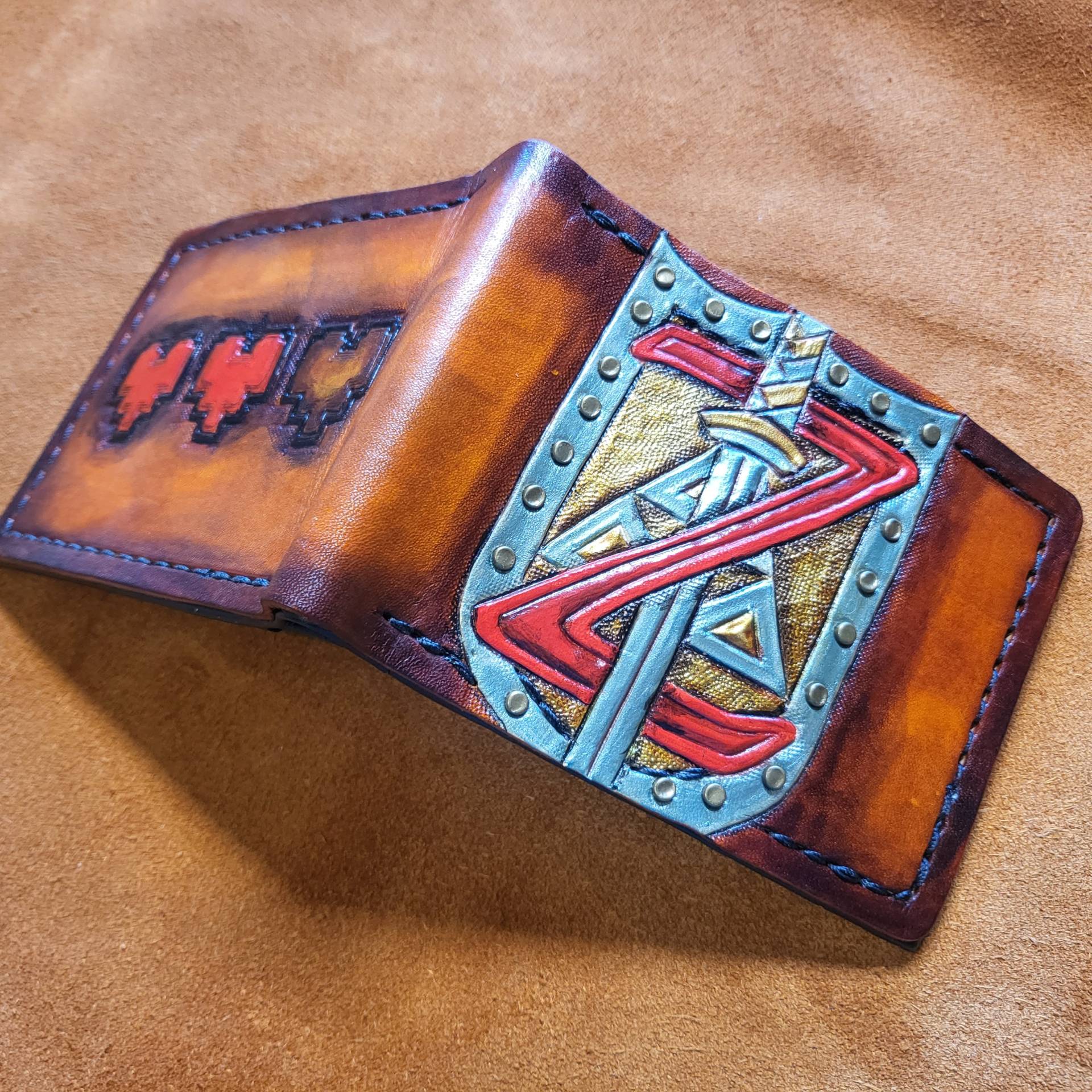 Hyrule Shield & Heart Container Leder Brieftasche - Bifold Handgefertigte Legend Of Zelda Link Hyrule Shield & Heart Container Leder Brieftasche - Bifold Handgefertigte Legend Of Zelda Link von TurtleVillageKraft