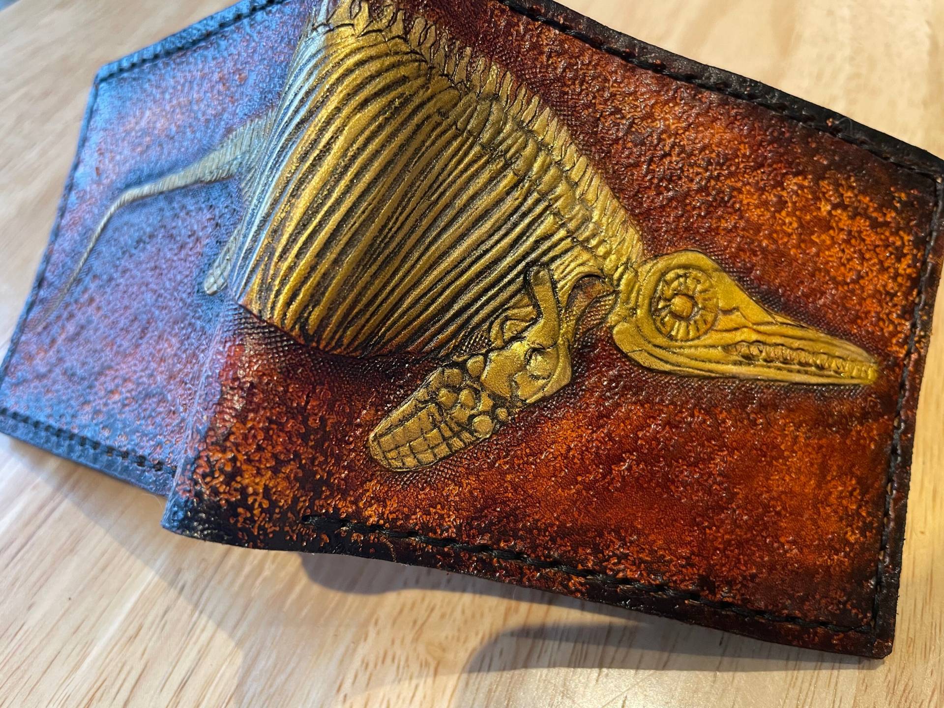Ikthyasaurier Fossil Gold Version - Leder Bifold Geldbörse Ikthyasaurier Fossil Gold Version - Leder Bifold Geldbörse von TurtleVillageKraft