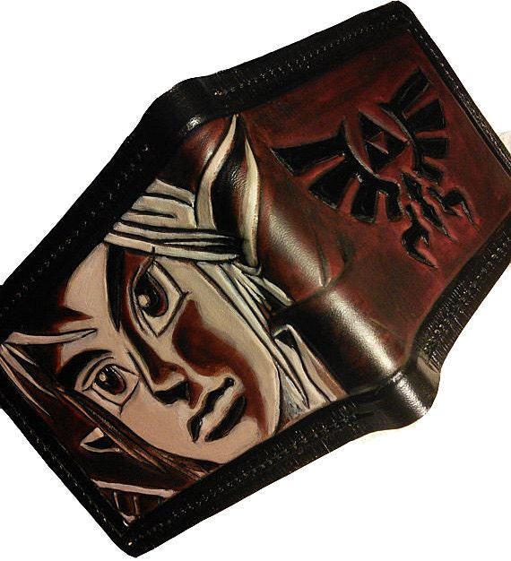 Link Portrait Hyrule Wappen Leder Brieftasche - Bifold Handgefertigte Legend Of Zelda Link Portrait Hyrule Wappen Leder Brieftasche - Bifold Handgefertigte Legend Of Zelda von TurtleVillageKraft