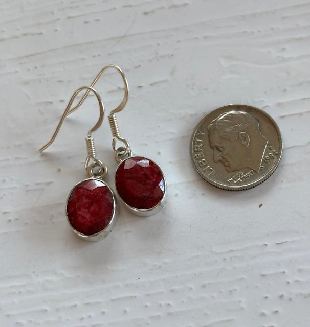 Facettierte Rubin Tropfen Ohrringe - Rote Schmuck Facettierte Rubin Tropfen Ohrringe - Rote Schmuck von TuscanRoad