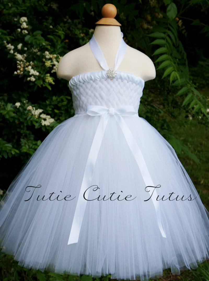 Blumenmädchen Gewebtes Tutu Kleid in Weiß 5T-8 von TutieCutieTutus