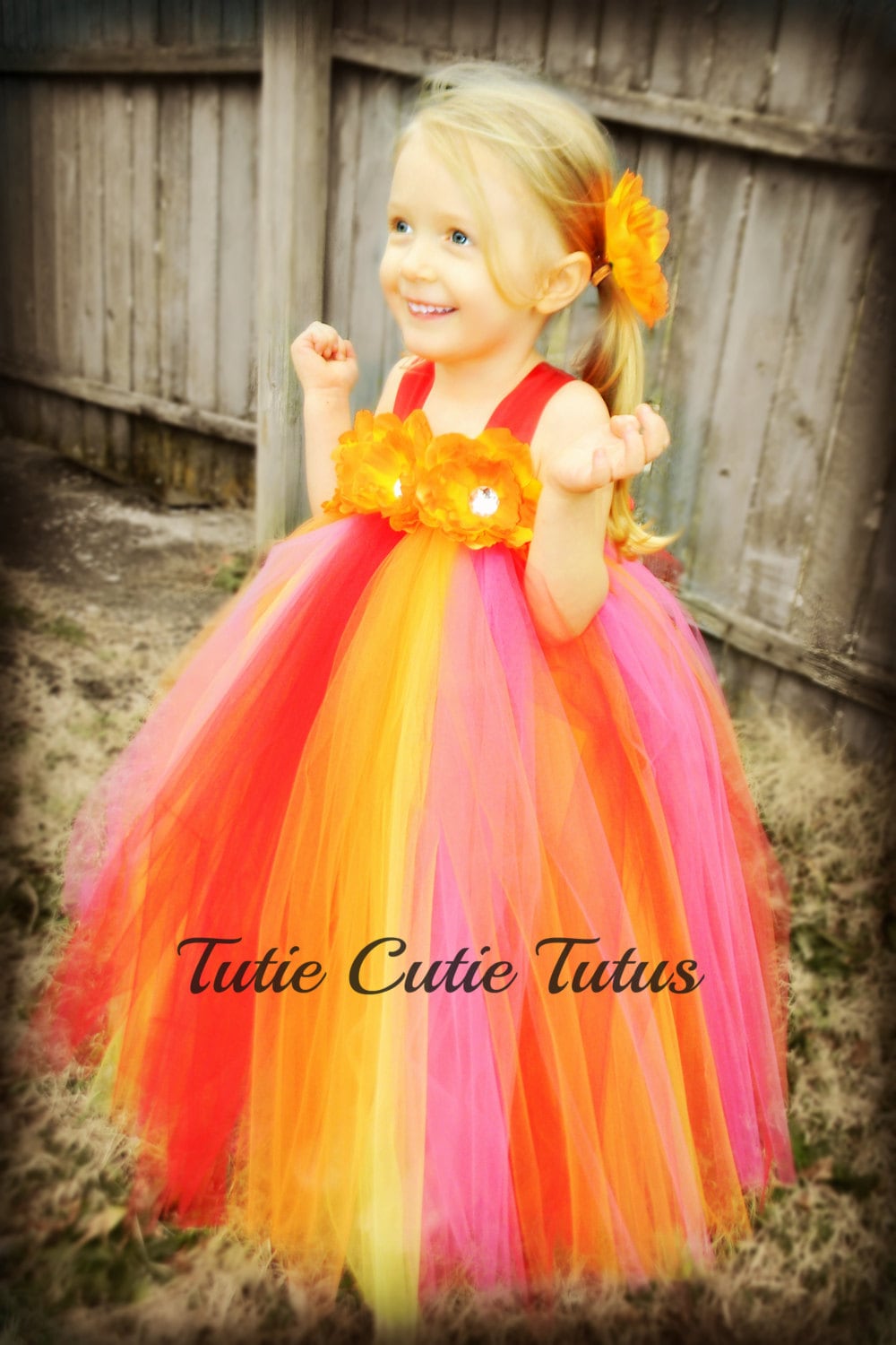 Sommer Blumen Mädchen Tutu Kleid Rot, Mandarine, Pink, Und Gelb 5T-8Yrs von TutieCutieTutus