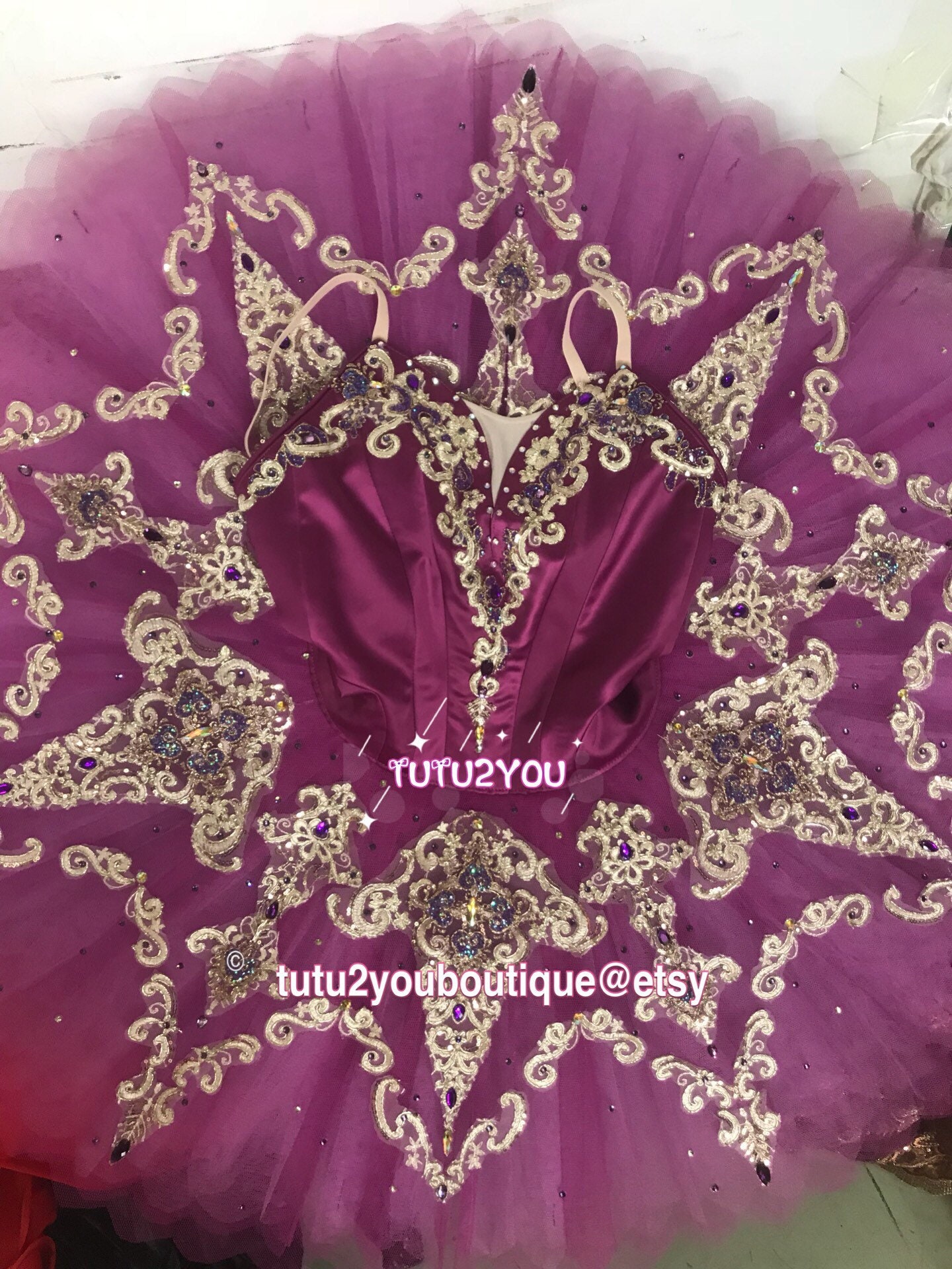 P-013 Lila Professionelles Ballett-Tutu P-013 Lila Professionelles Ballett-Tutu von Tutu2YouBoutique