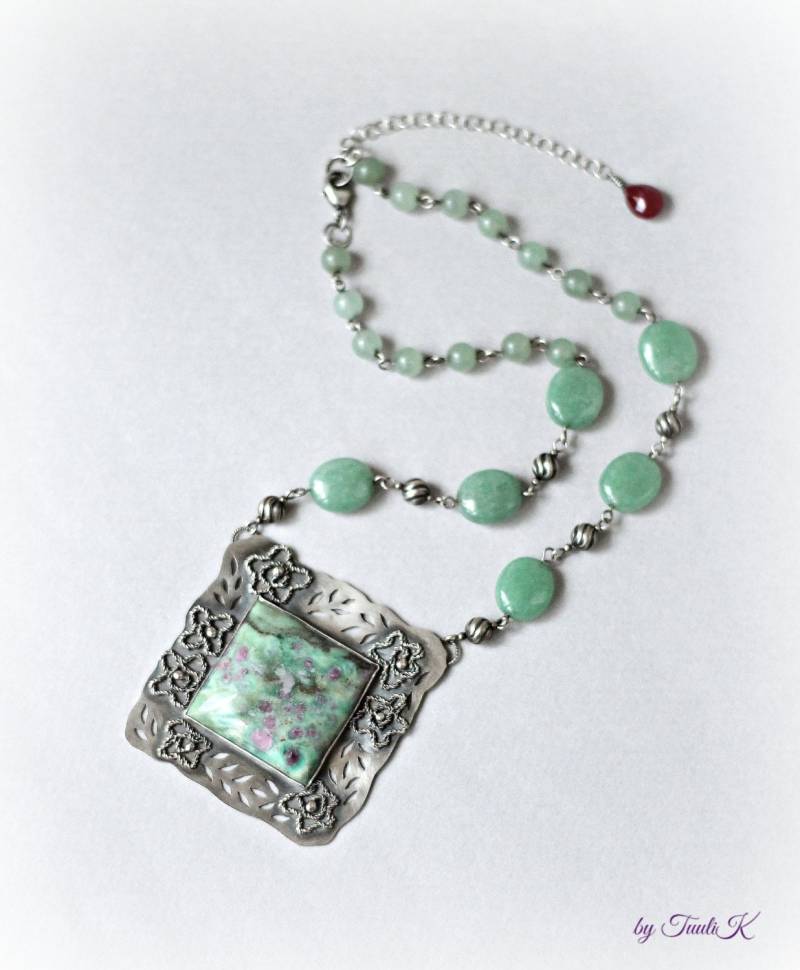 Sterling Silber Stein Halskette Mit Rubin Fuschite Und Grün Aventurin "Rosegarden" von TuuliK
