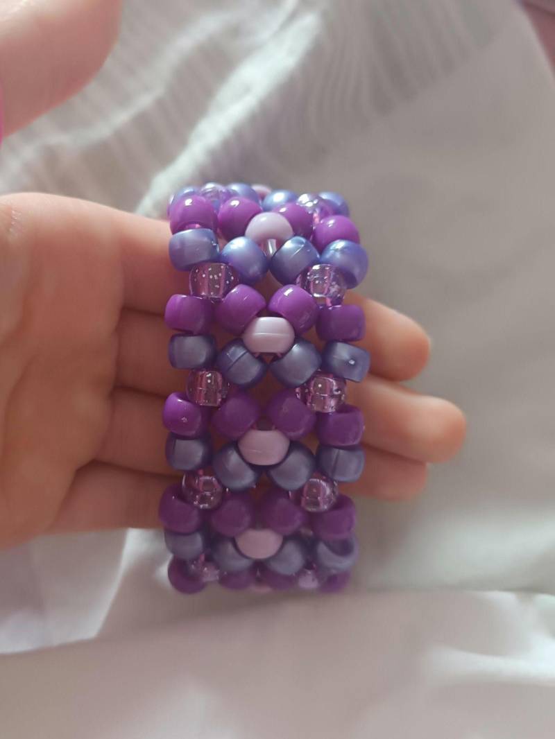 Purple Kandi Cuff X Base Pony Beads Purple Kandi Cuff X Base Pony Beads von Tw1nH3ll