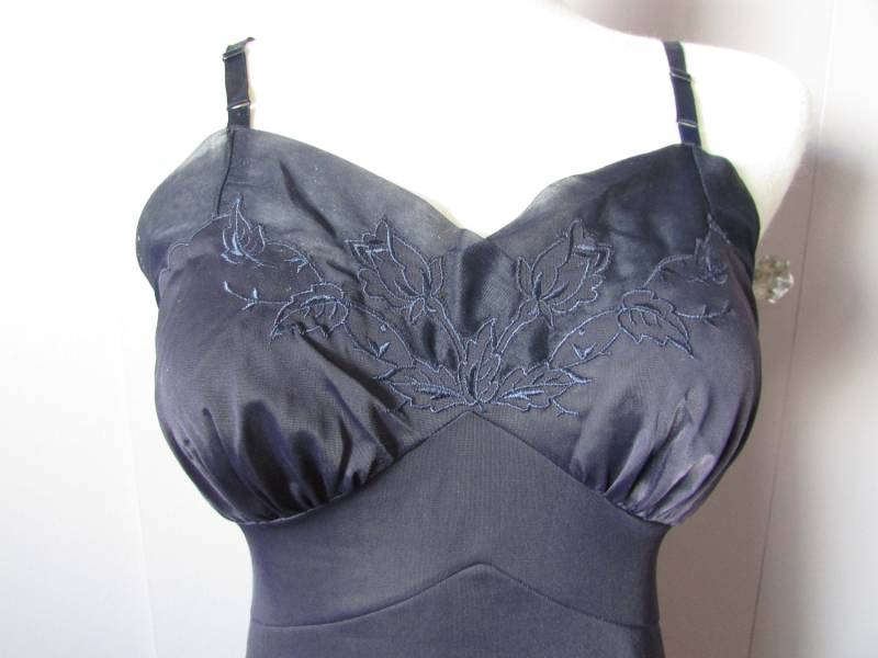 Navy Blauer Yolande Unterrock von TweedandTaffeta