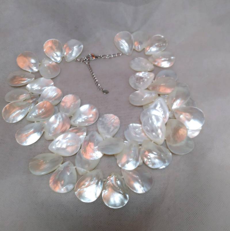 Echte Perlmutt Große Mode Statement Halskette Silber Hochzeit Besonderer Anlass Echte Perlmutt Große Mode Statement Halskette Silber Hochzeit Besonderer Anlass von TweetLolaCreations