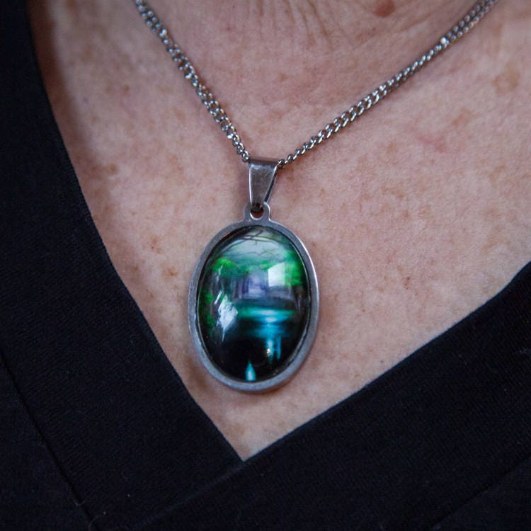 Kunstschmuck - Edelstahl Anhänger Und Halskette, Mit Kunstreproduktion Glaskuppel Cabochon von TwentschKunstProduct