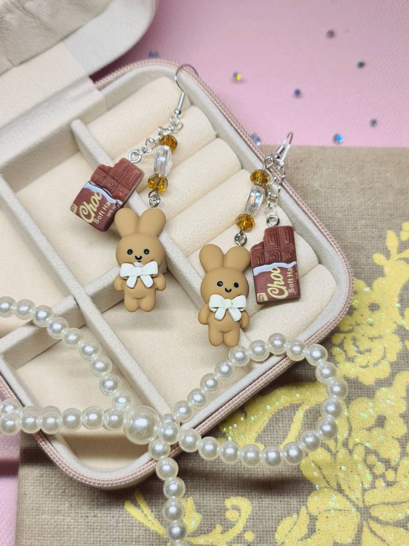 Hase Mit Schokolade Kawaii Ohrring Geschenk Damen Kinder Unisex Schokoladenohrring Süßigkeit von Twenty4Beads