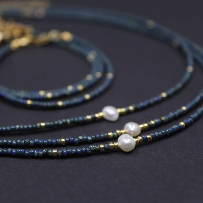Picasso Pearl - Perlenkette Mit Süßwasserperle Und Blau-Grünen Rocailles Glasperlen, Akzentperlen Verschluss in Gold Oder Silber Picasso Pearl - Perlenkette Mit Süßwasserperle Und Blau-Grünen Rocailles Glasperlen, Akzentperlen Verschluss in Gold Oder Silber von TwilightThreadsDE