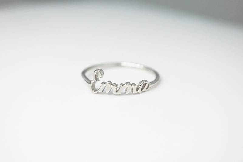 Personalisierter Namensring Benutzerdefinierter Monogrammring Paar Signatur Versprechen Ring Gold Sein Und Ihr Schmuck Zierliche Buchstaben Stapel von TwilleyStreet