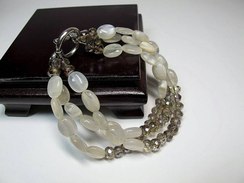 Mondstein Multi Strand Armband Echtes Edelstein Boho Armband von TwinCreeksCharming