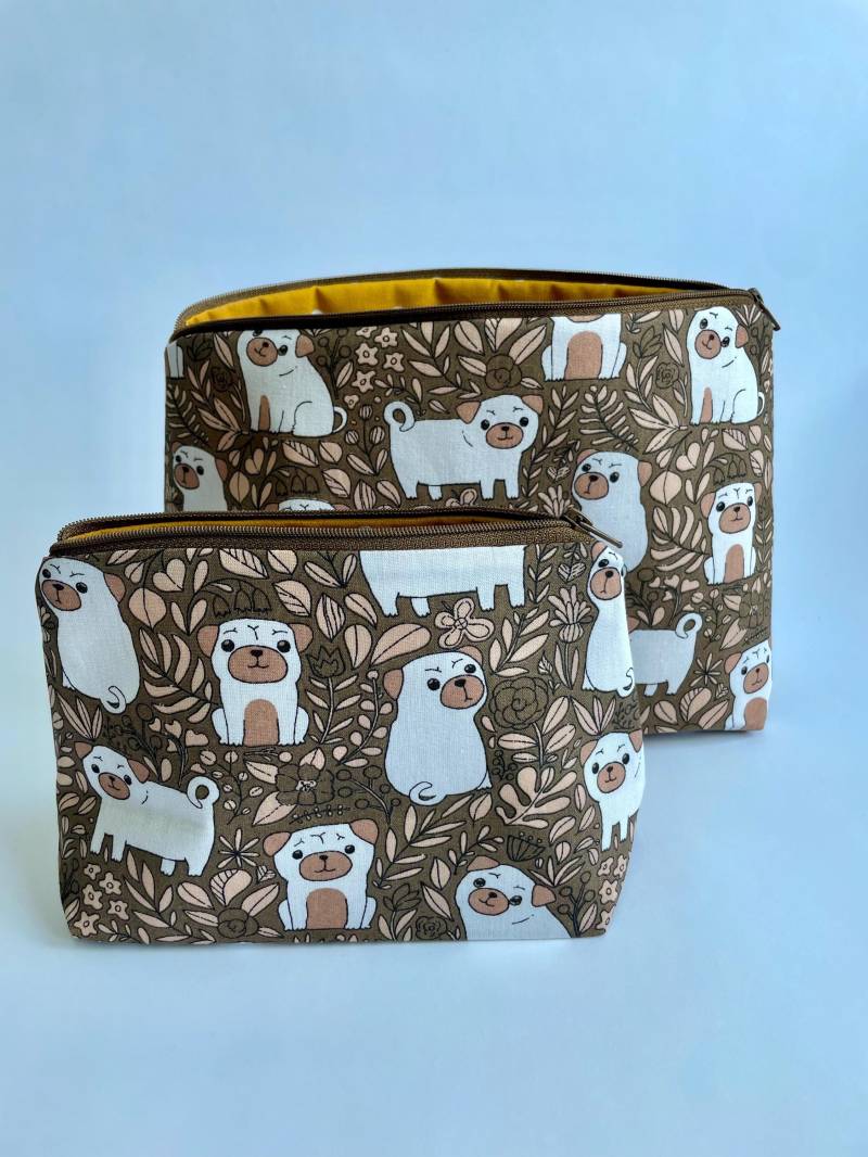 Kosmetiktäschchen Schminktasche Kosmetiktasche Etui Kulturbeutel Makeup Bag Täschchen Handmade Mops Hund Hunde Pug Kosmetiktäschchen Schminktasche Kosmetiktasche Etui Kulturbeutel Makeup Bag Täschchen Handmade Mops Hund Hunde Pug von Twinecult