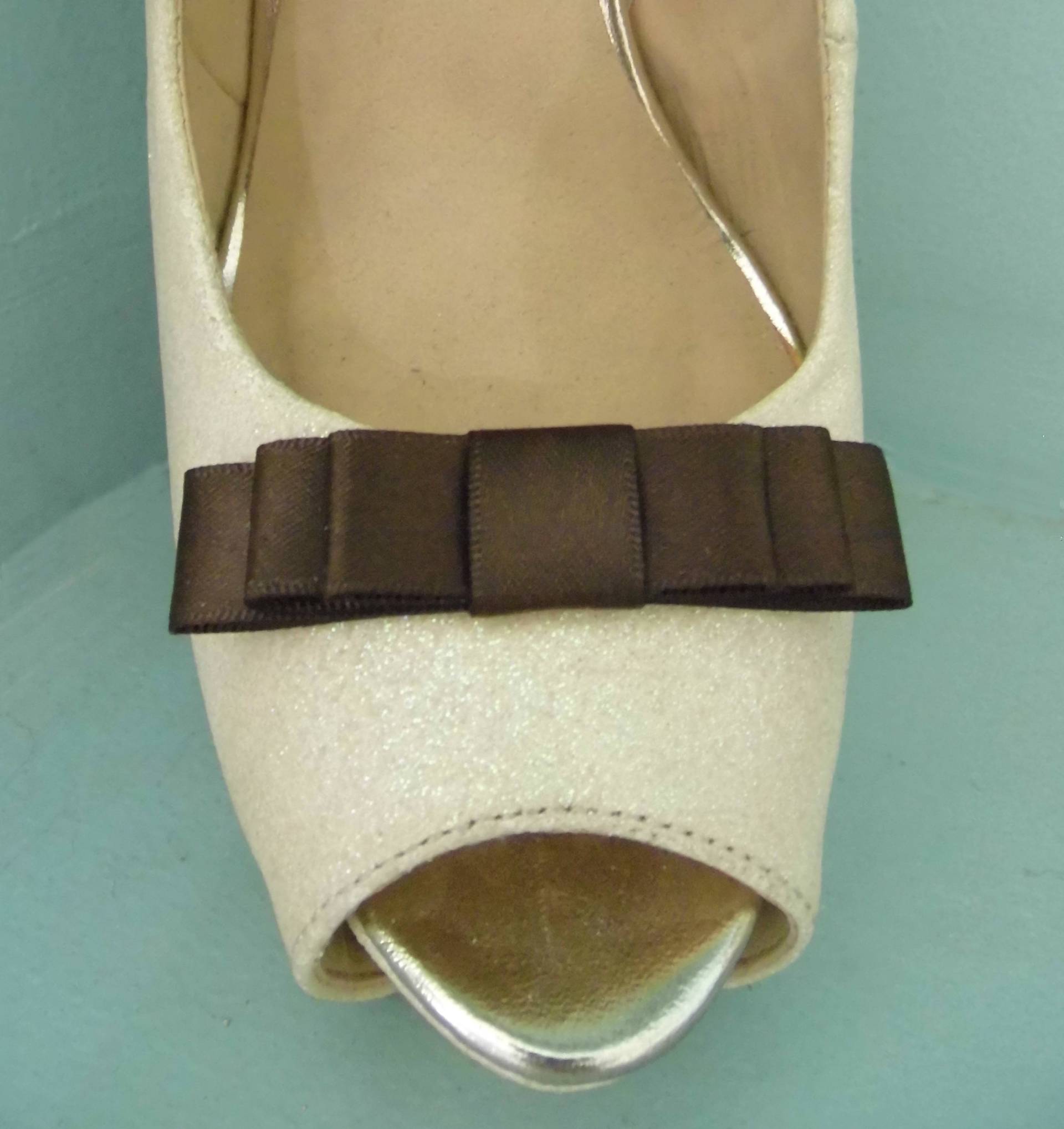 Handgefertigte Kleine Braune Dreifach Schleife Schuhclips - Andere Farben Auf Anfrage Handgefertigte Kleine Braune Dreifach Schleife Schuhclips - Andere Farben Auf Anfrage von TwinkleToesShoeClips