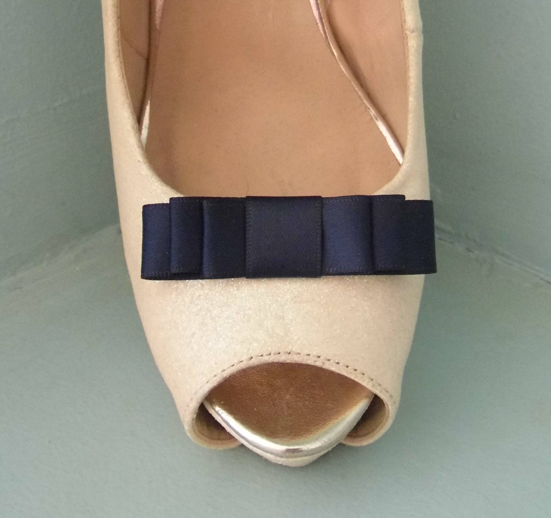 Handgefertigte Kleine Marineblaue Triple Bow Schuhclips - Andere Farben Auf Anfrage Handgefertigte Kleine Marineblaue Triple Bow Schuhclips - Andere Farben Auf Anfrage von TwinkleToesShoeClips