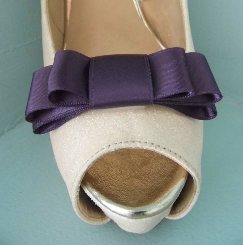 Handgefertigte Pflaume Triple Bow Schuhclips - Andere Farben Auf Anfrage Handgefertigte Pflaume Triple Bow Schuhclips - Andere Farben Auf Anfrage von TwinkleToesShoeClips