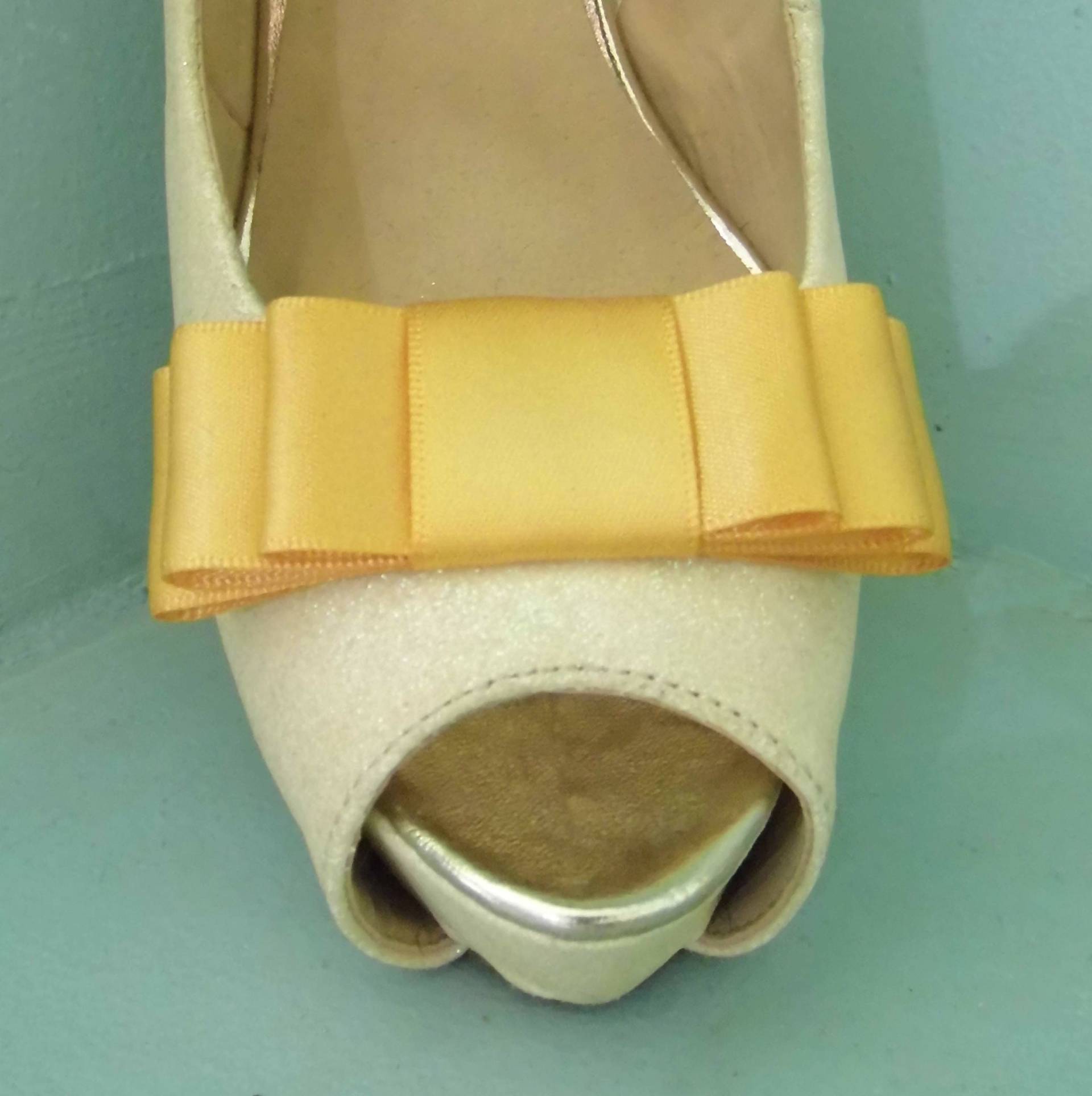 Handgefertigte Warm Gold Triple Bow Schuhclips - Andere Farben Auf Anfrage Handgefertigte Warm Gold Triple Bow Schuhclips - Andere Farben Auf Anfrage von TwinkleToesShoeClips