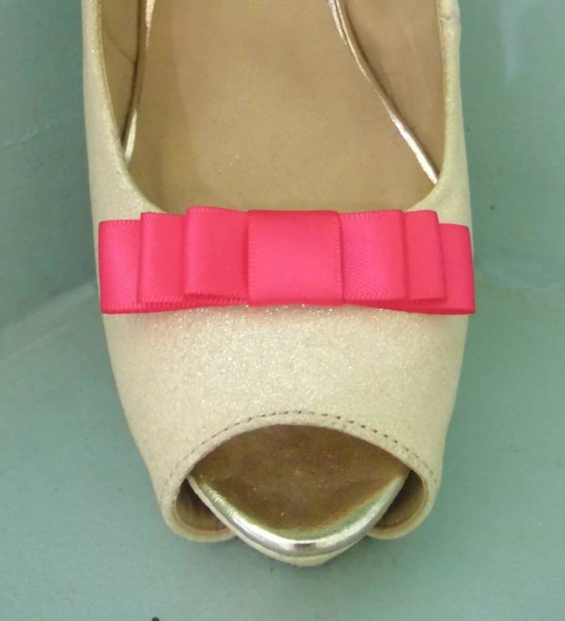 Handgemachte Kleine Kirschrote Dreischleifen Schuhclips - Andere Farben Auf Anfrage von TwinkleToesShoeClips