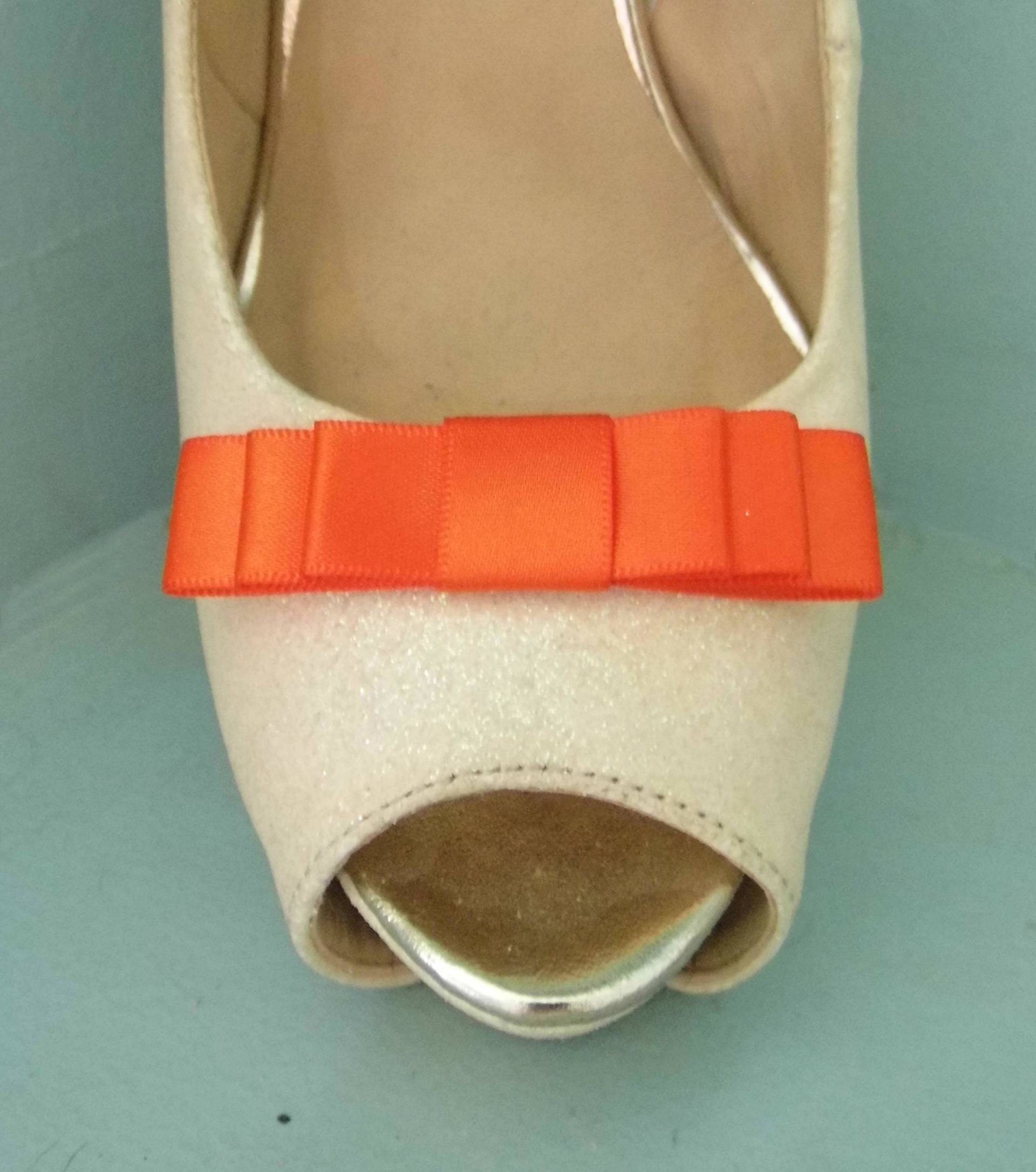 Handgemachte Kleine Orange Dreifache Schleife Schuhclips - Andere Farben Auf Anfrage Handgemachte Kleine Orange Dreifache Schleife Schuhclips - Andere Farben Auf Anfrage von TwinkleToesShoeClips
