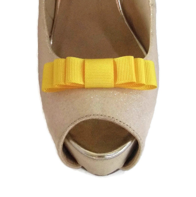 Handgemachte Kleine Schleife Aus Ripsband in Sonnengelb Für Schuhclips - Andere Farben Auf Anfrage von TwinkleToesShoeClips