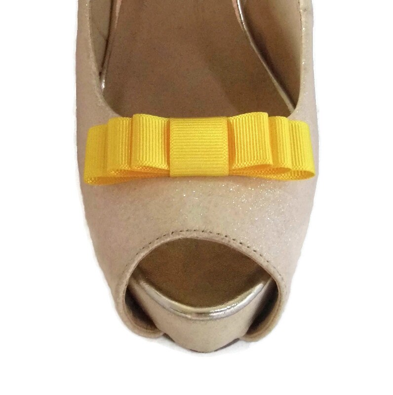 Handgemachte Kleine Schleife Aus Ripsband in Sonnengelb Für Schuhclips - Andere Farben Auf Anfrage von TwinkleToesShoeClips