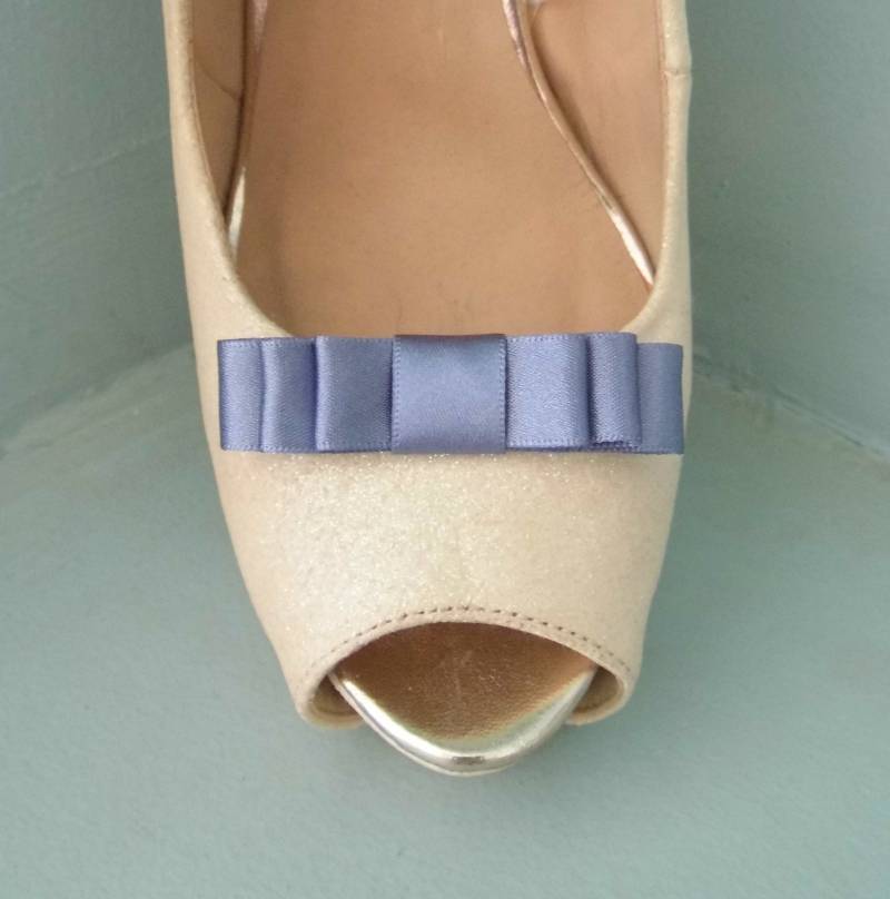 Handgemachte Kleine Stahlblaue Dreifach Schleife Schuhclips - Andere Farben Auf Anfrage Handgemachte Kleine Stahlblaue Dreifach Schleife Schuhclips - Andere Farben Auf Anfrage von TwinkleToesShoeClips
