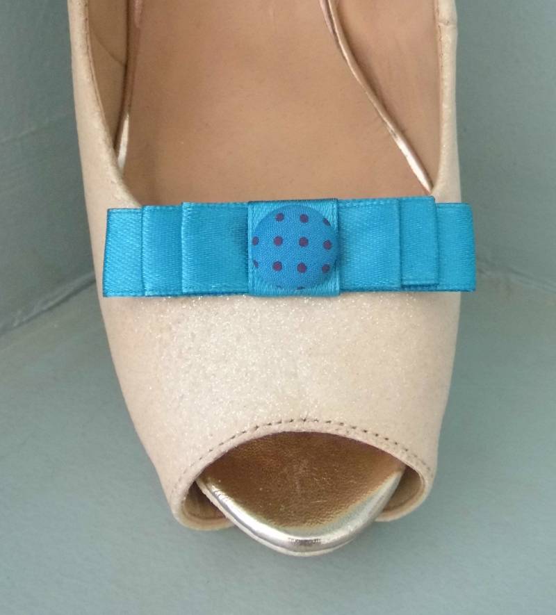 Handgemachte Kleine Türkis Schleifen Schuhclips Mit Gepunktetem Knopf in Der Mitte Handgemachte Kleine Türkis Schleifen Schuhclips Mit Gepunktetem Knopf in Der Mitte von TwinkleToesShoeClips