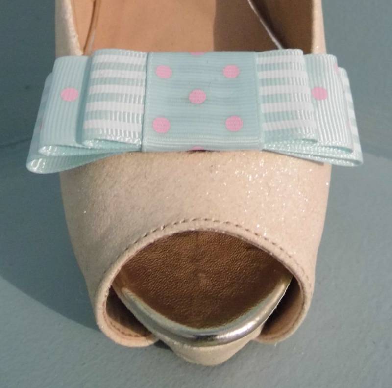 Handgemachte Mint Grün & Rosa Gestreift/Gepunktete Schleife Schuhclips Handgemachte Mint Grün & Rosa Gestreift/Gepunktete Schleife Schuhclips von TwinkleToesShoeClips