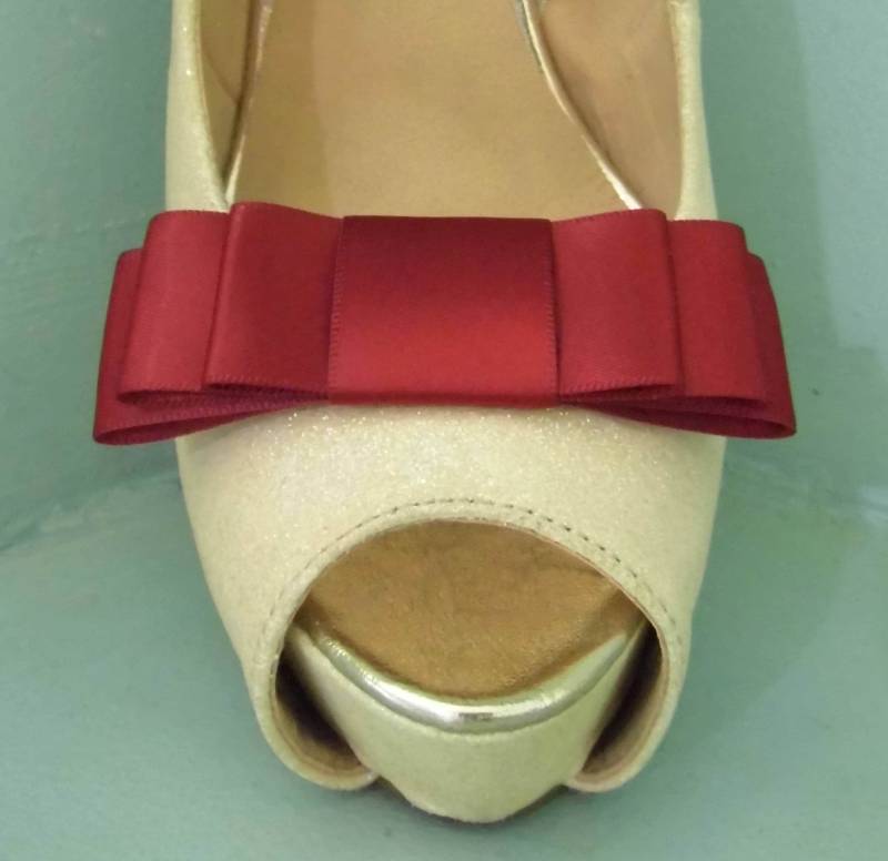 Handgemachte Weinrote Triple Bow Schuhclips - Andere Farben Auf Anfrage Handgemachte Weinrote Triple Bow Schuhclips - Andere Farben Auf Anfrage von TwinkleToesShoeClips