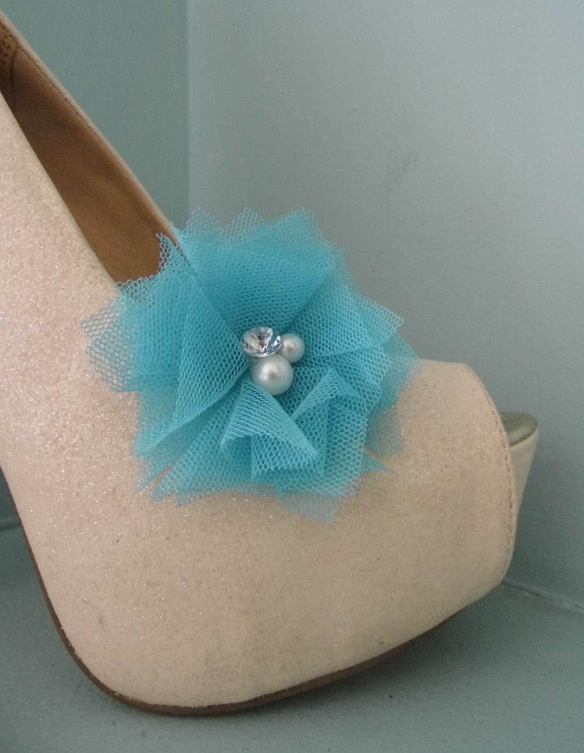 Schöne Deeree Blaue Netzartige Schuhclips Mit Perle & Diamante Center Schöne Deeree Blaue Netzartige Schuhclips Mit Perle & Diamante Center von TwinkleToesShoeClips
